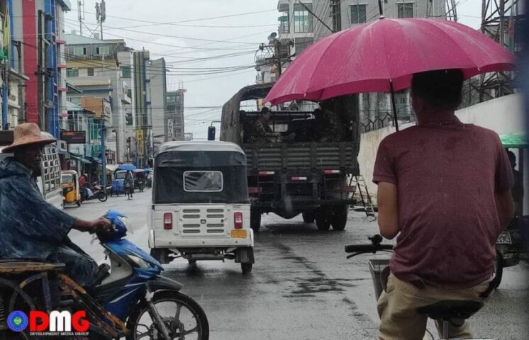 Inspections tightened in downtown Sittwe after the AA detains two soldiers